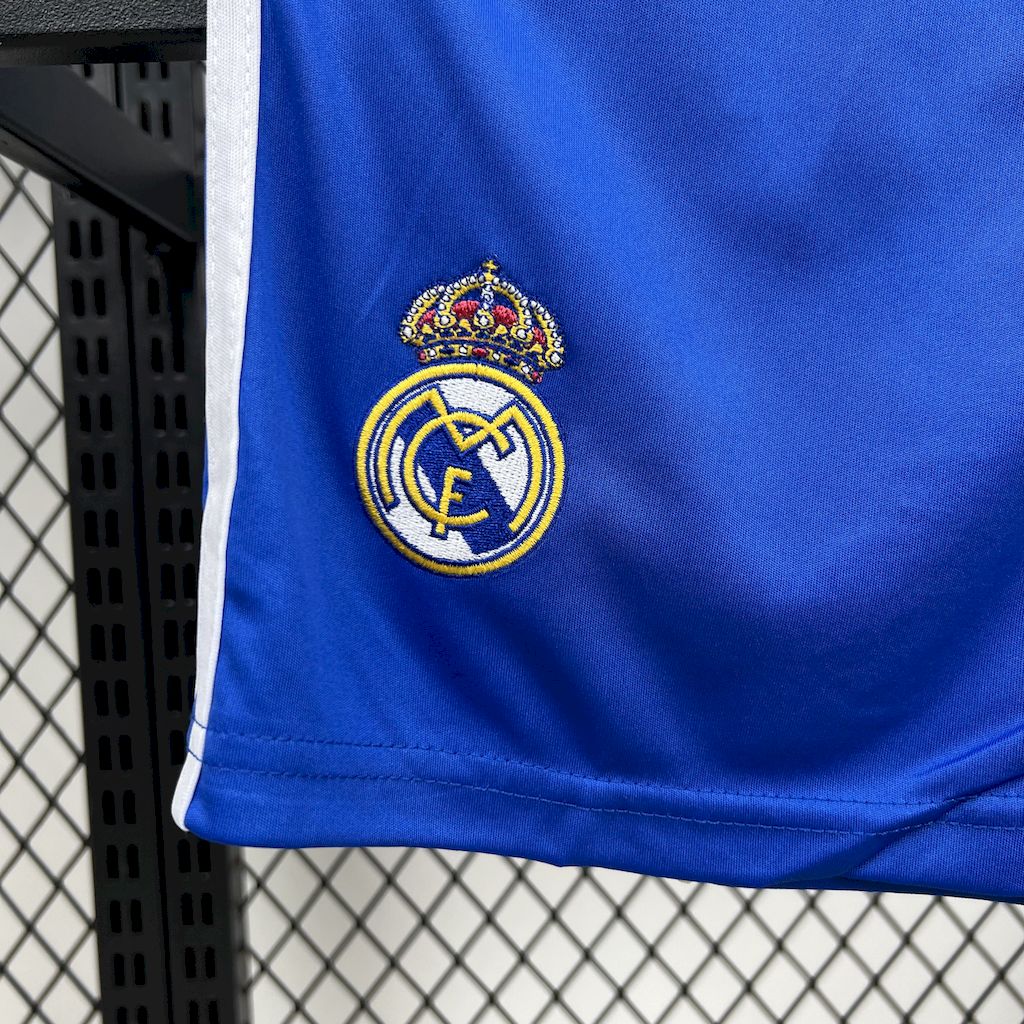 Real Madrid Federico Valverde 8 Kids Third Soccer Jersey 2025-2026