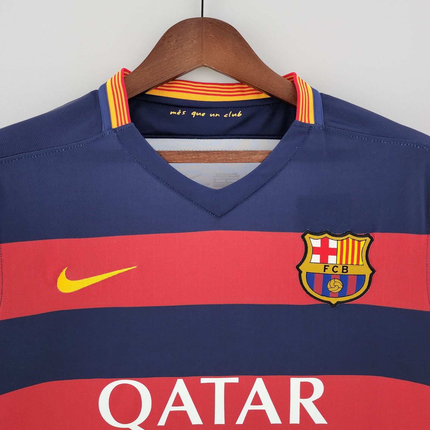 FC Barcelona Lionel Messi 10 Retro Home Soccer Jersey 2015-2016