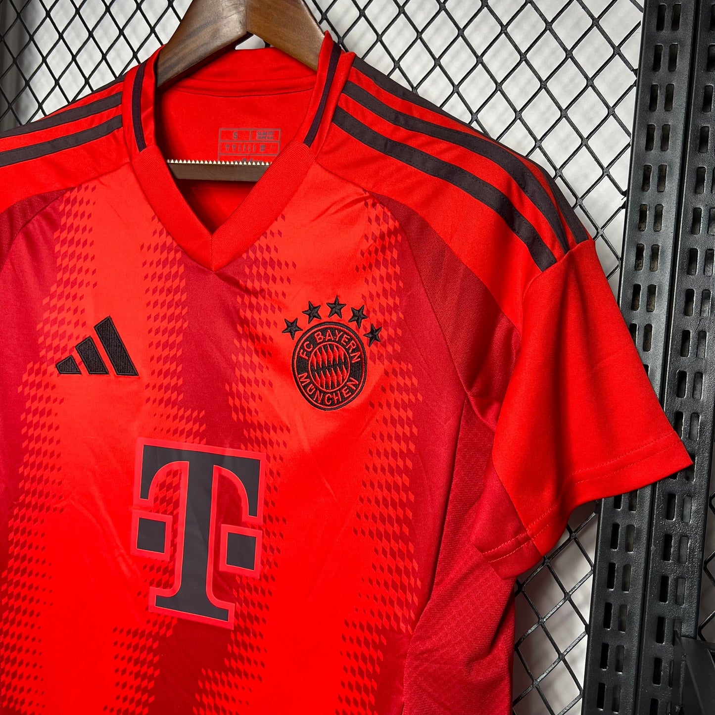 Bayern Munich Robert Lewandowski 9 Home Soccer Jersey 2024/25
