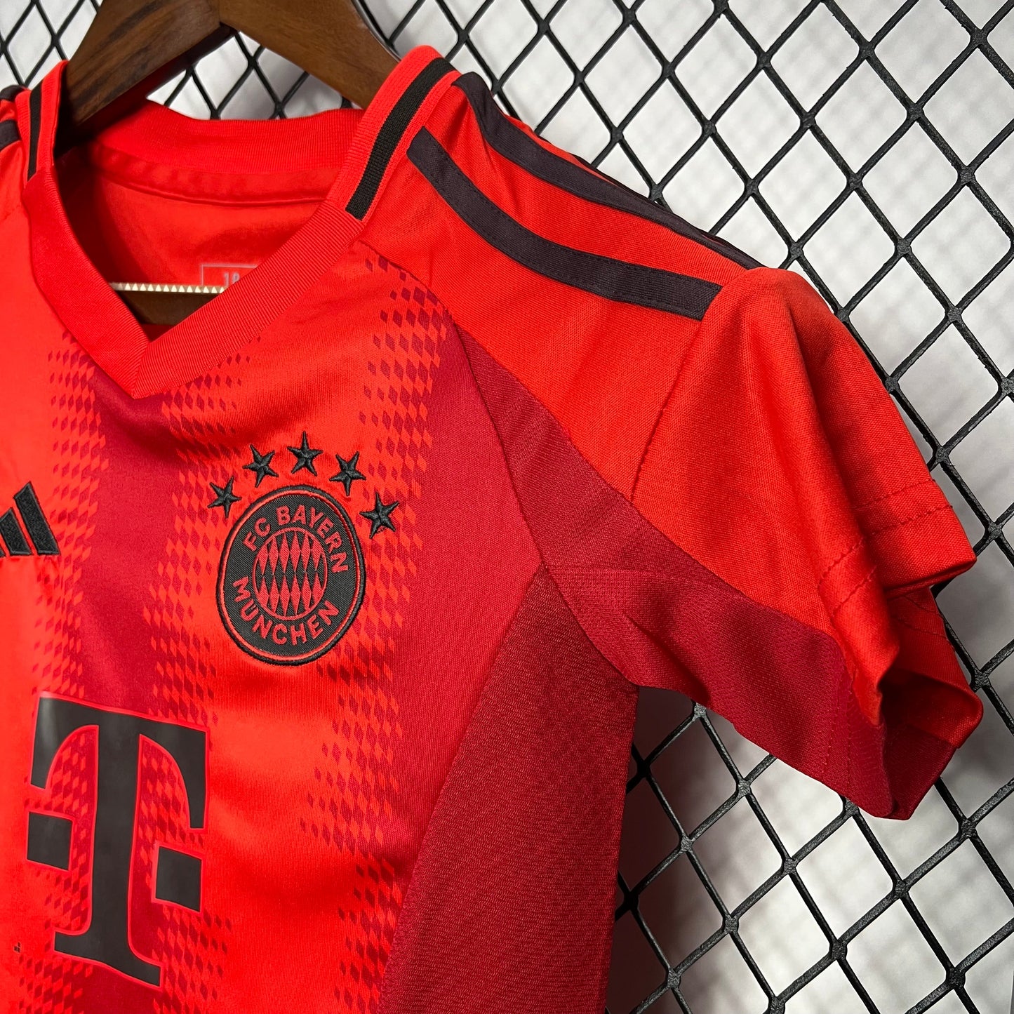 Kids & Junior Bayern Munich Jamal Musiala 42 Home Soccer Jersey 2024/25