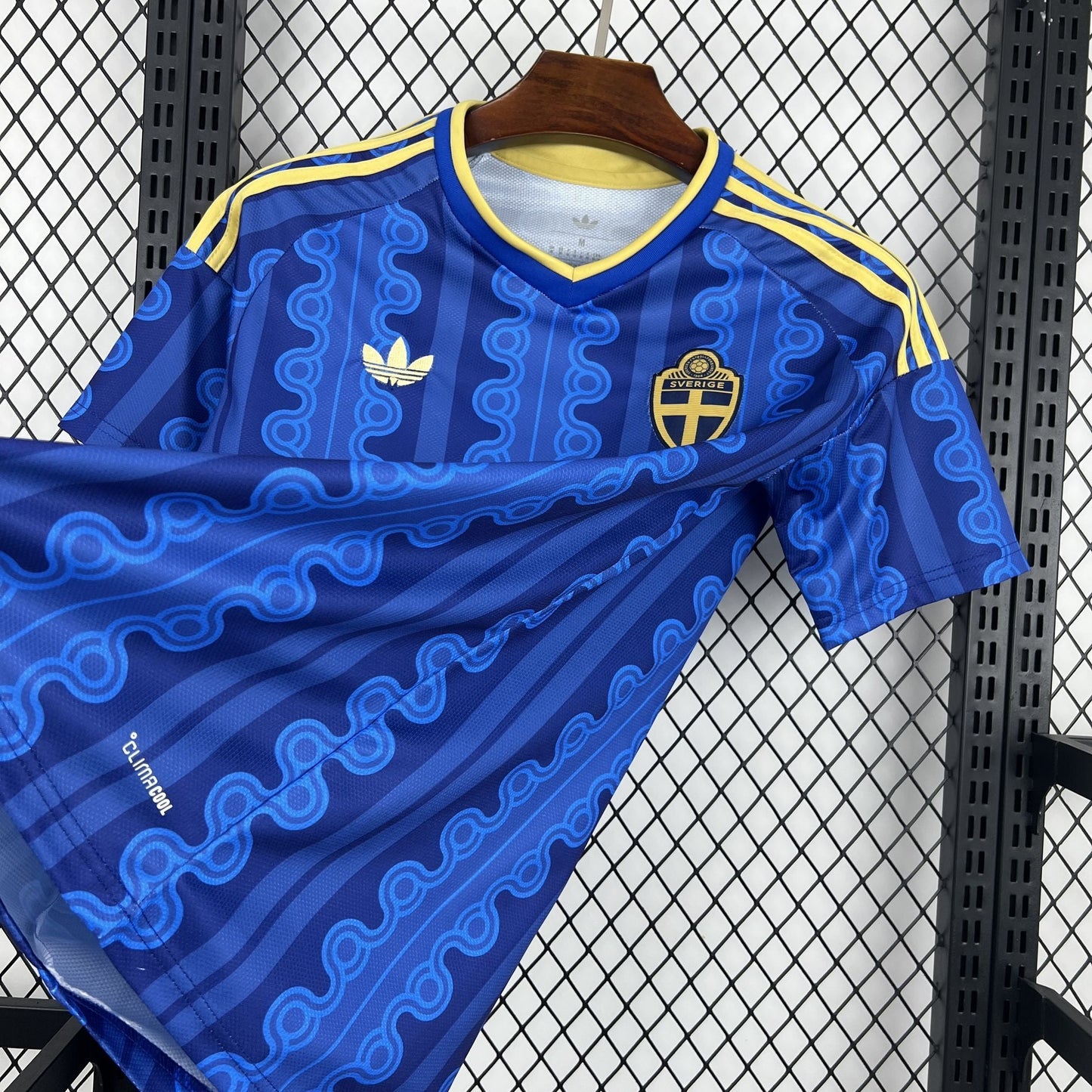 Sweden Anthony Elanga 11 Away Soccer Jersey World Cup 2026