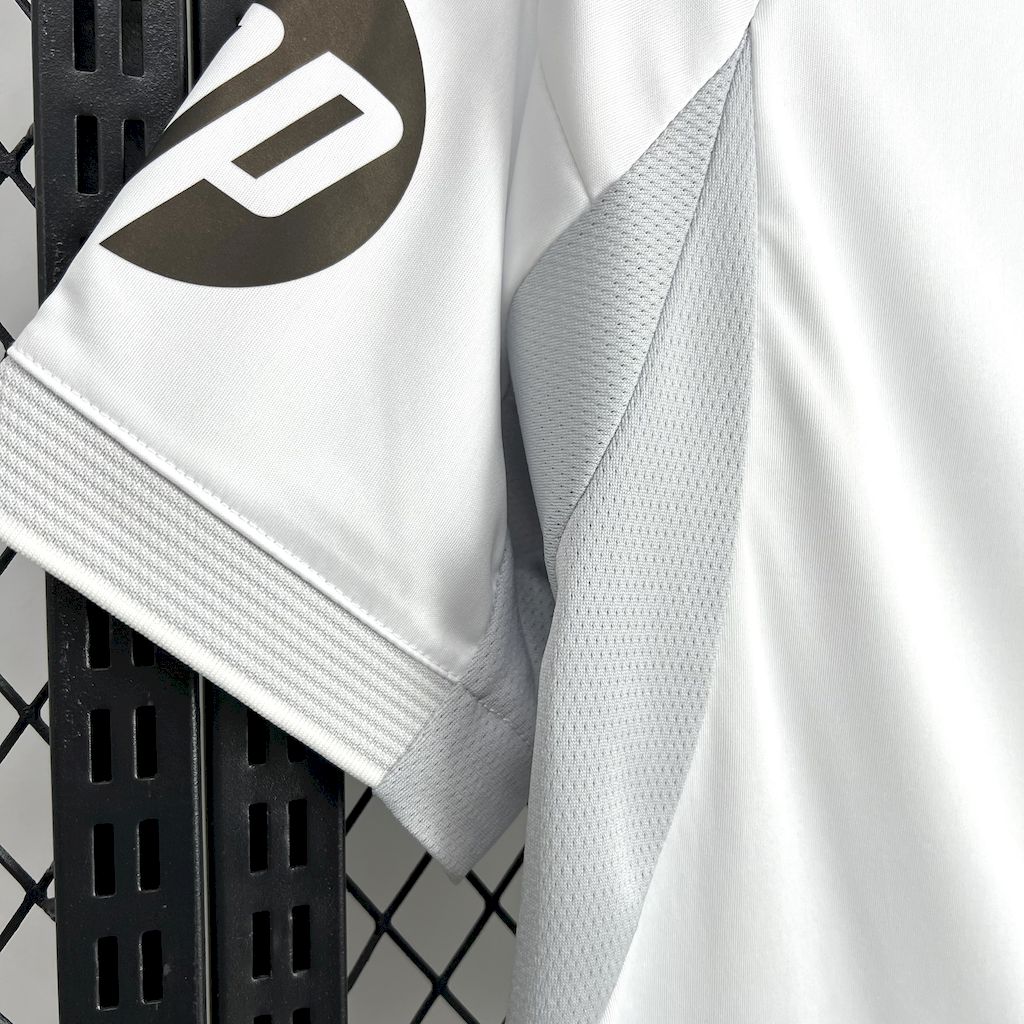 Real Madrid Luka Modrić 10 Home Soccer Jersey 2025-2026